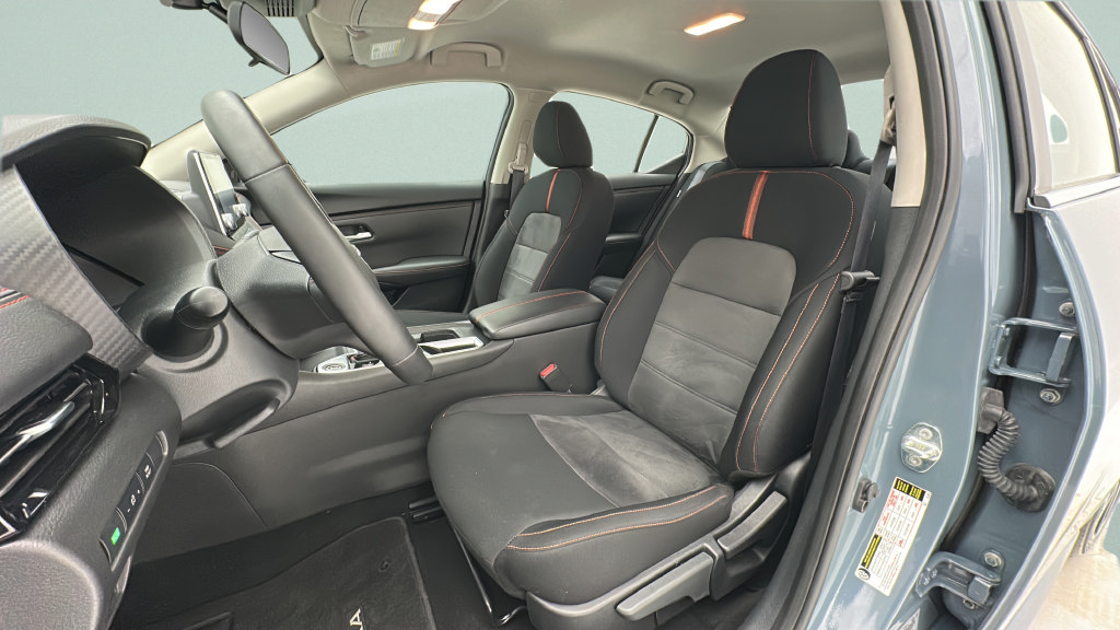 Used 2025 Nissan Sentra SR FWD image 14