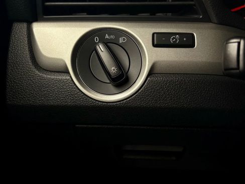 Used 2021 Volkswagen Passat 2.0T SE image 34