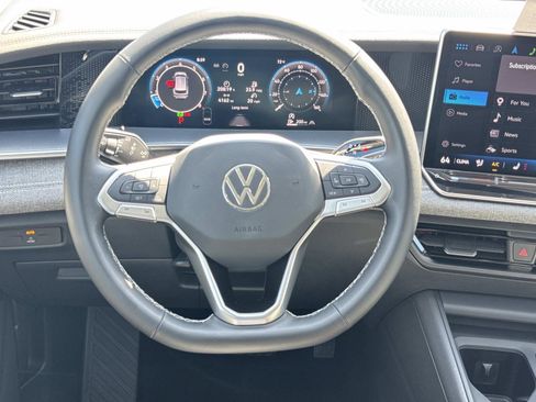 Used 2025 Volkswagen Tiguan S AWD/4WD image 8