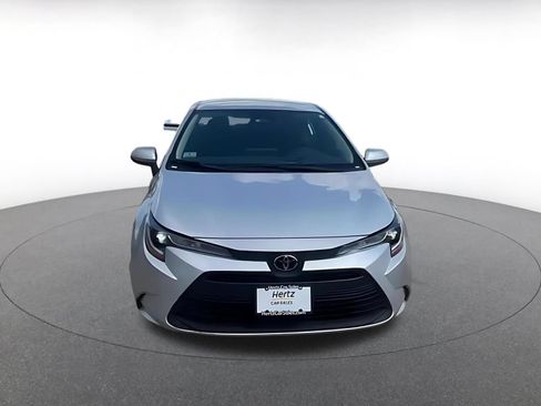 Used 2025 Toyota Corolla LE FWD image 4