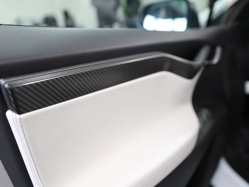 Used 2018 Tesla Model X 100D image 26