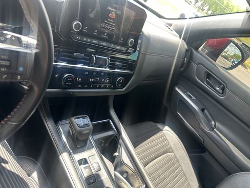 Used 2024 Nissan Pathfinder Rock Creek AWD/4WD image 24
