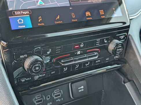 Used 2025 Jeep Grand Cherokee L Limited image 30