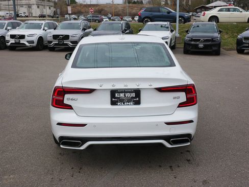 Used 2022 Volvo S60 B5 Momentum w/ Premium Package AWD/4WD image 6