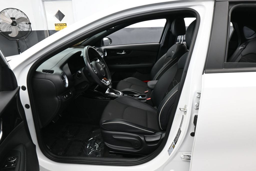 Used 2024 Kia Forte GT-Line FWD image 11