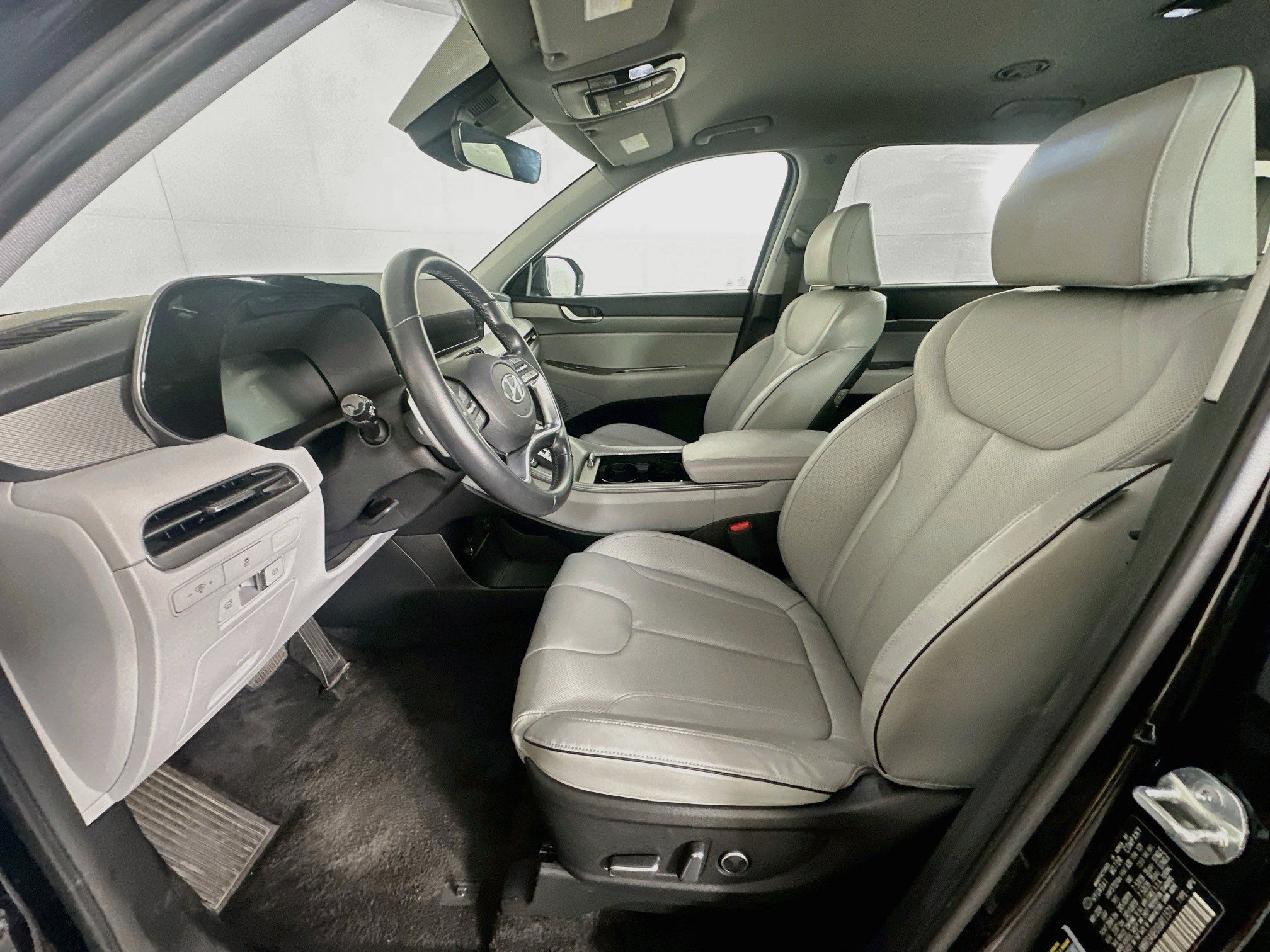Used 2025 Hyundai Palisade SEL FWD image 13