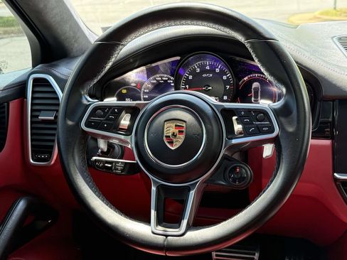 Used 2021 Porsche Cayenne GTS AWD/4WD image 9