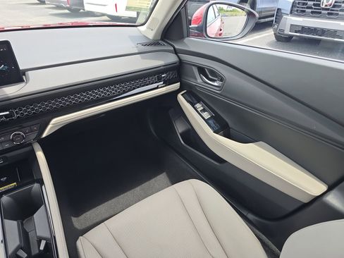 Used 2025 Honda Accord Touring image 11