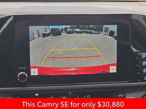 Used 2025 Toyota Camry SE w/ Convenience Package FWD image 30
