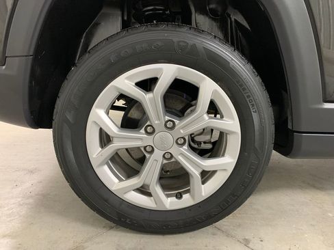 Used 2024 Jeep Compass Latitude image 24