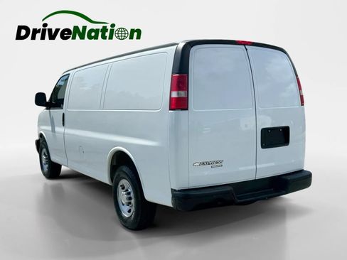 Used 2015 Chevrolet Express 2500 image 7