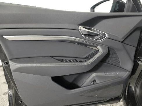 Used 2021 Audi e-tron Premium w/ Convenience Plus Package image 21