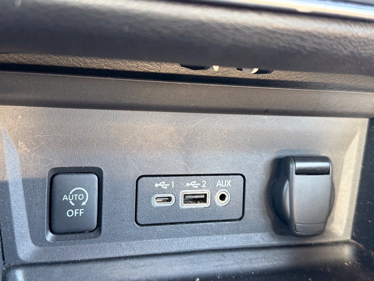 Certified 2025 Nissan Sentra SV FWD image 18