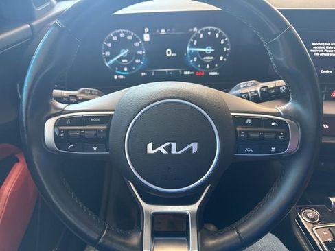 Used 2025 Kia Sportage SX image 17