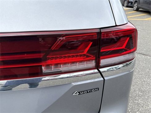 Used 2024 Volkswagen Atlas SE image 36