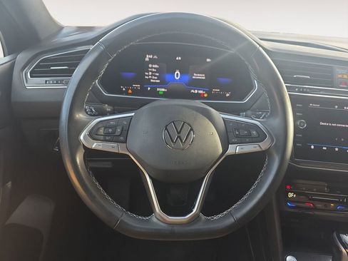 Used 2022 Volkswagen Tiguan SE image 12