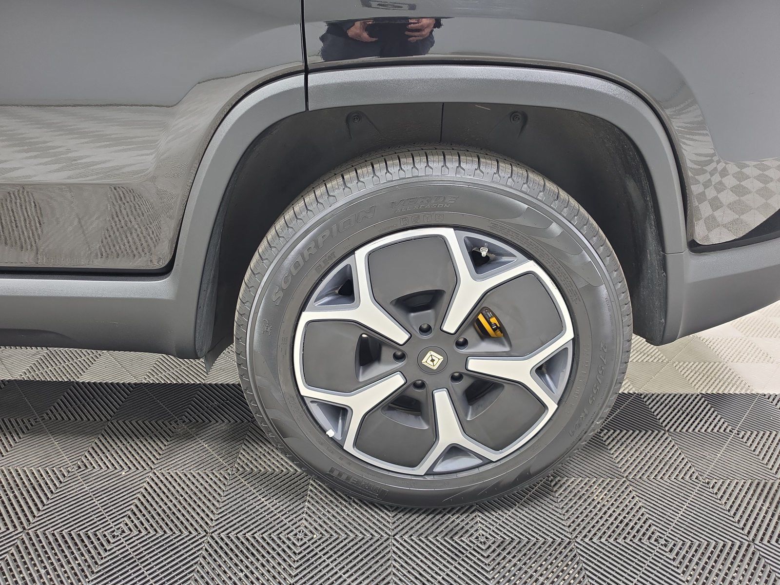 Used 2023 Rivian R1S Adventure Quad AWD/4WD image 10
