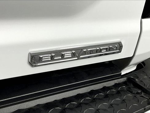 New 2025 GMC Canyon Elevation w/ Convenience Package image 9