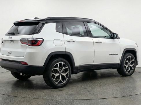 Used 2025 Jeep Compass Limited AWD/4WD image 9