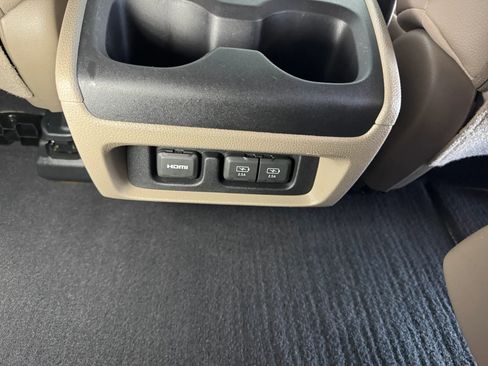 Used 2018 Honda Odyssey EX-L image 25