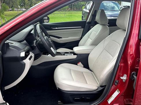 Used 2024 Nissan Altima 2.5 SL AWD/4WD image 3