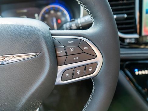 New 2026 Chrysler Pacifica Select image 20