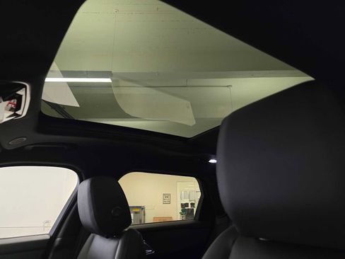 New 2026 Land Rover Range Rover Velar Dynamic SE image 21