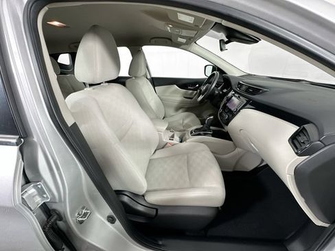 Used 2019 Nissan Rogue Sport SV w/ Technology Package AWD/4WD image 29