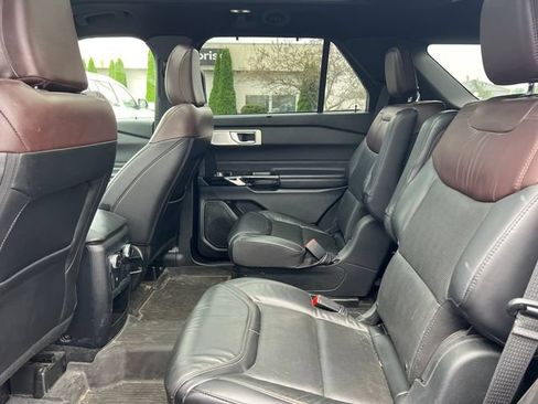 Used 2021 Ford Explorer Platinum w/ Equipment Group 601A AWD/4WD image 4