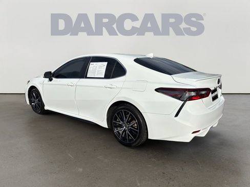 Used 2022 Toyota Camry SE FWD image 5