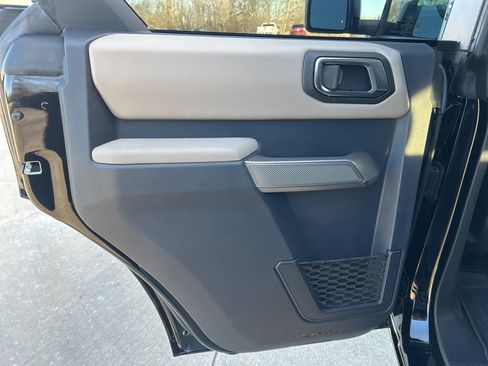 Used 2023 Ford Bronco Wildtrak image 15