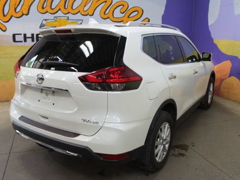 Used 2017 Nissan Rogue SV AWD/4WD image 8