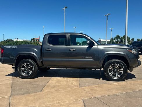 Certified 2019 Toyota Tacoma TRD Sport AWD/4WD image 3