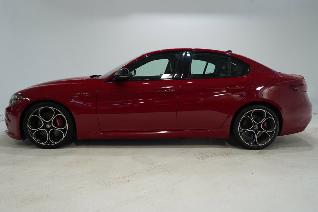 Used 2022 Alfa Romeo Giulia Veloce RWD image 4