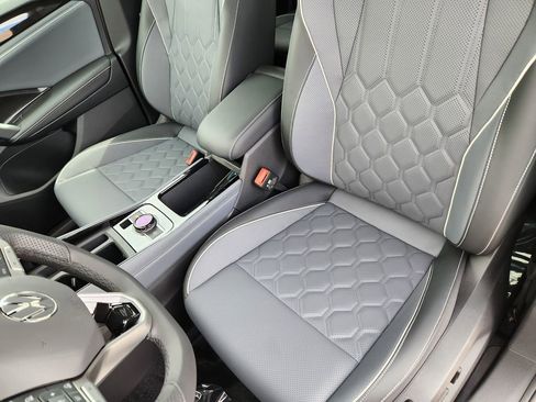 New 2026 Volkswagen Tiguan SEL R-Line AWD/4WD image 10