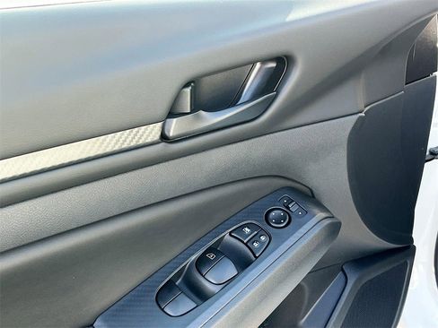 New 2025 Nissan Altima 2.5 S image 17