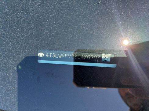 Used 2025 Toyota RAV4 LE AWD/4WD image 23