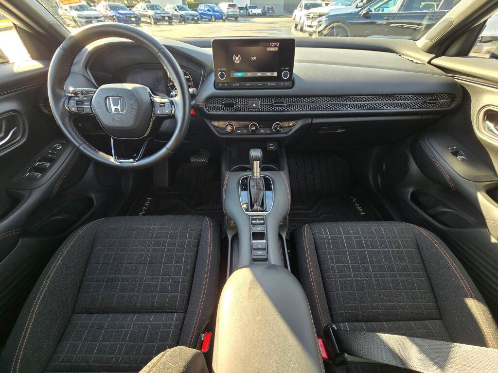 Used 2024 Honda HR-V Sport image 2