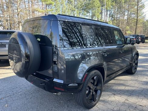 Used 2026 Land Rover Defender 110 X-Dynamic SE image 9