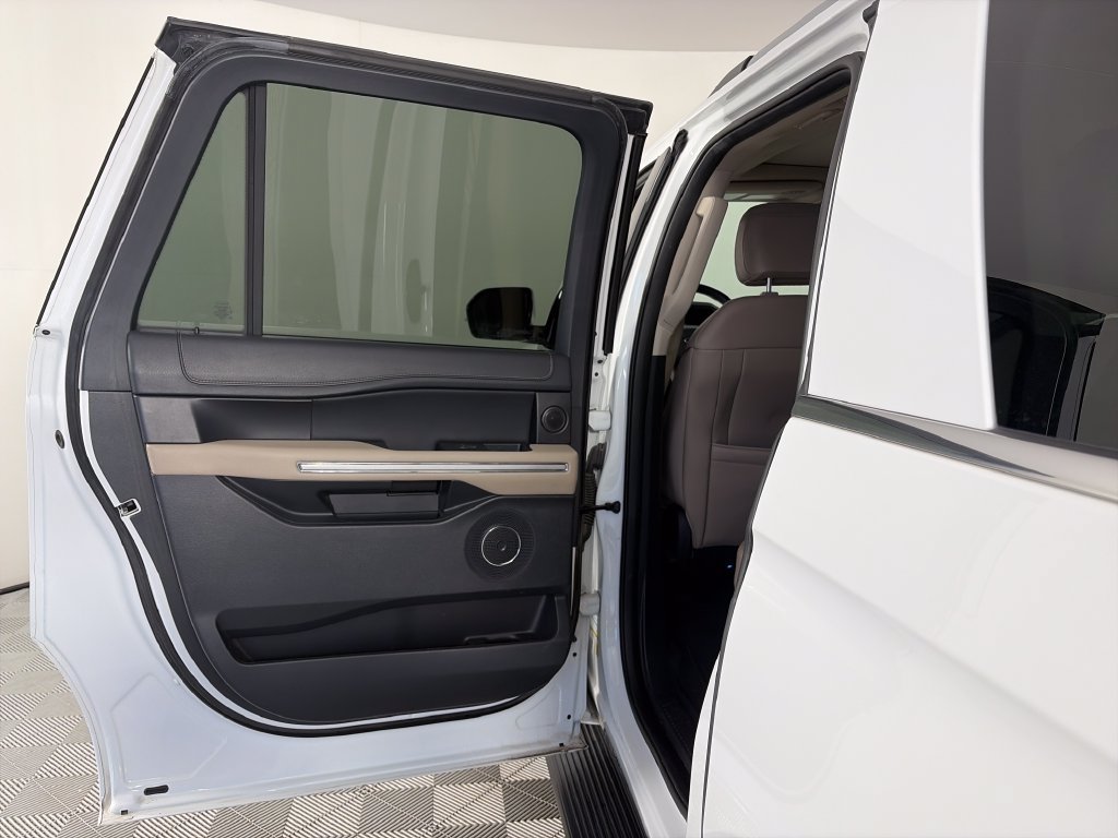 Used 2024 Ford Expedition Max Limited AWD/4WD image 12