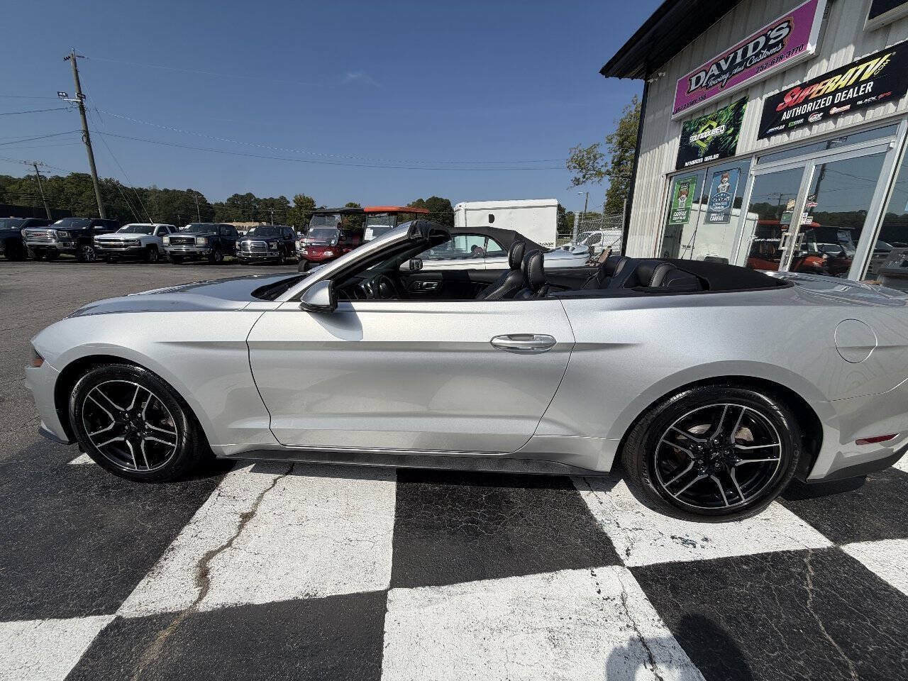 Used 2019 Ford Mustang Premium RWD image 10