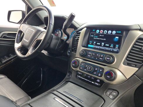 Used 2020 GMC Yukon XL Denali w/ Denali Ultimate Package image 9