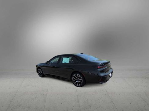 Used 2026 BMW i7 xDrive60 w/ Executive Package AWD/4WD image 6