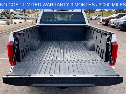 Used 2022 Toyota Tundra SR5 w/ SR5 Convenience Package image 18