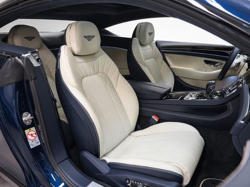 Used 2024 Bentley Continental GT image 3
