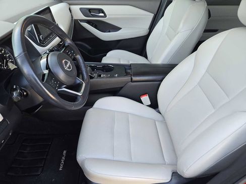 Used 2023 Nissan Rogue SV w/ SV Premium B Package image 14