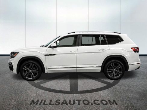 Used 2022 Volkswagen Atlas SEL R-Line image 3
