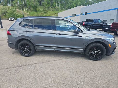 Used 2023 Volkswagen Tiguan SE R-Line AWD/4WD image 4