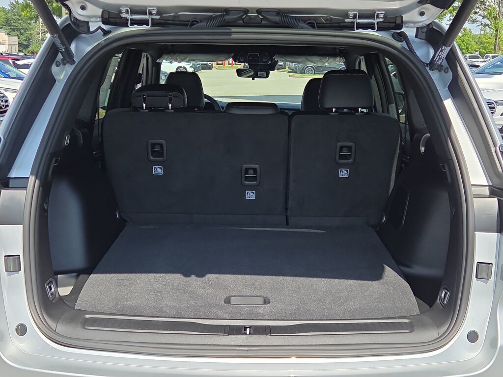 New 2026 Jeep Grand Cherokee Limited w/ Limited Altitude Package RWD image 4