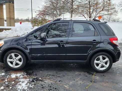 Used 2009 Suzuki SX4 AWD Hatchback w/ Touring Pkg image 3